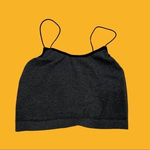 2/8$ (combine any 8$ tank tops for 2/8$) Cropped tank top